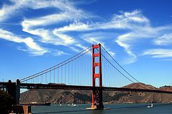 Cirrus sur Golden Gate Bridge