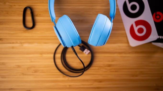 Vue d'ensemble de nouveaux Beats Solo Pro: comment fonctionne réellement le casque avec suppression active du bruit et un design frais