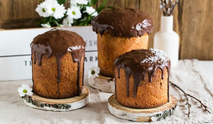 Kulich sans levure avec glaçage au chocolat