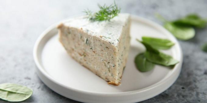 Gâteau aux crêpes au fromage blanc et aux herbes