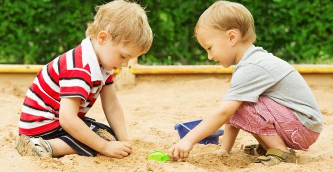 communication avec votre enfant: thérapie de sable