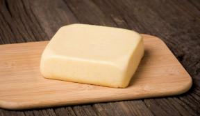 Fromage fait maison à base de fromage cottage et de lait