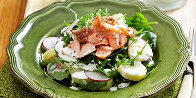 Salades à base de poisson: salade de pommes de terre à la truite
