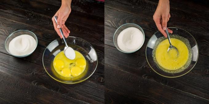 La recette étape pour tiramisu: Ajouter le sucre et les jaunes d'œufs jusqu'à ce que le mélange frotter blanc