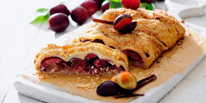 Strudel aux prunes au four