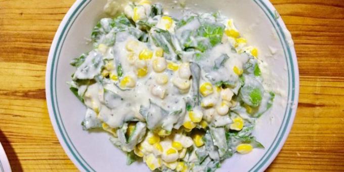 Salade d'épinards et de maïs