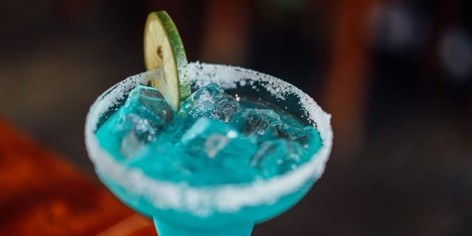 cocktails sans alcool: bleu lagon