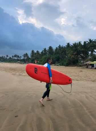 Coronavirus au Sri Lanka: on se repose, on prend un bain de soleil, on surf