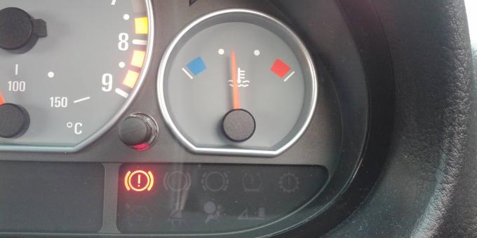 Pourquoi mal éclairée poêle dans la voiture: l'échec thermostat