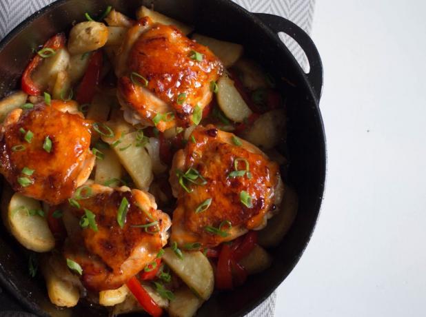 poulet avec des légumes: le plat fini