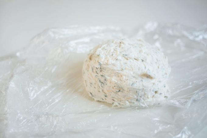 amuse-gueule au fromage: enveloppe en film plastique