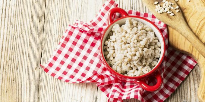 Comment faire cuire la bouillie d'orge sur la cuisinière