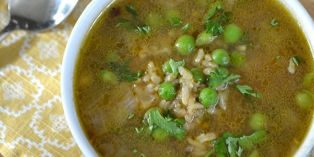 soupes de légumes: soupe de pois et de riz