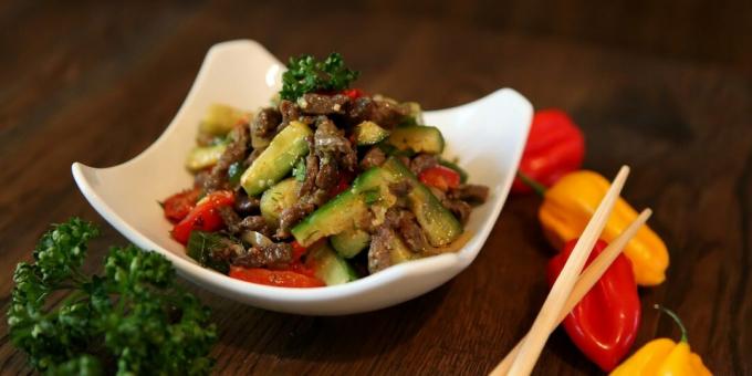 Salade de concombres et bœuf coréen