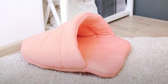 Comment coudre un lit en tissu en forme de pantoufle pour un chat