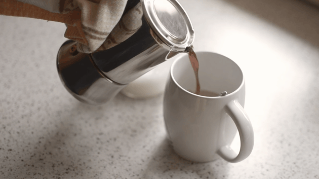 Comment la caféine affecte le sommeil