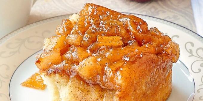Muffins aux pommes en glaçage à la vanille