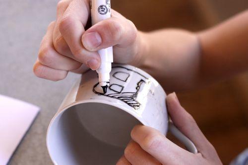 comment faire une tasse avec l'inscription