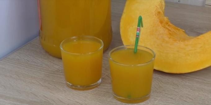 jus de citrouille, cuit dans un presse-agrumes