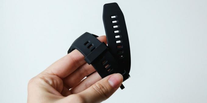 Huawei Watch GT 2e: perforation sur le bracelet