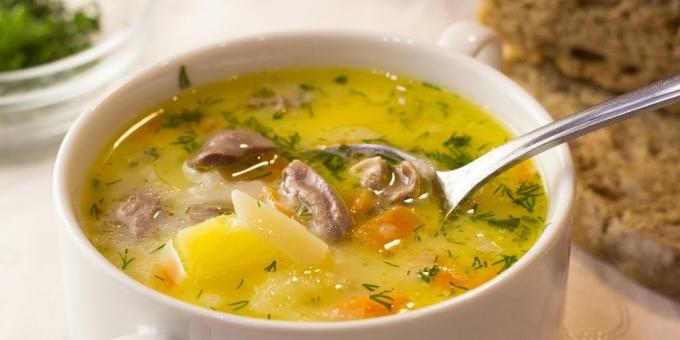 Recettes: soupe avec des coeurs de poulet et fromage