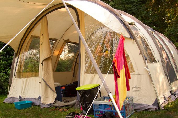 Grande tente pour le camping 
