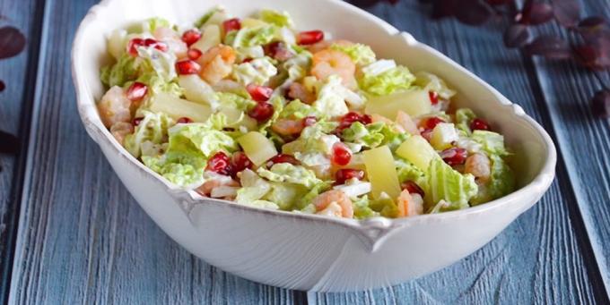 Recettes: Salade à l'ananas, des crevettes, du chou chinois et grenade