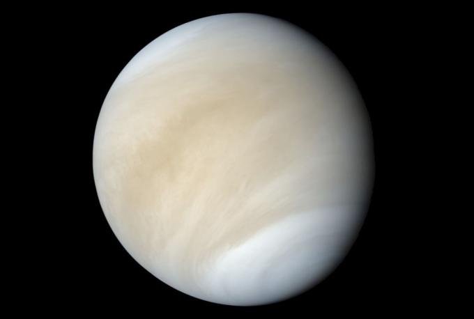 Faits intéressants: Vénus - la seule planète qui tourne dans le sens horaire