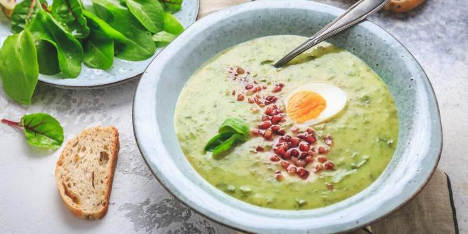 Velouté d'oseille aux oeufs et bacon