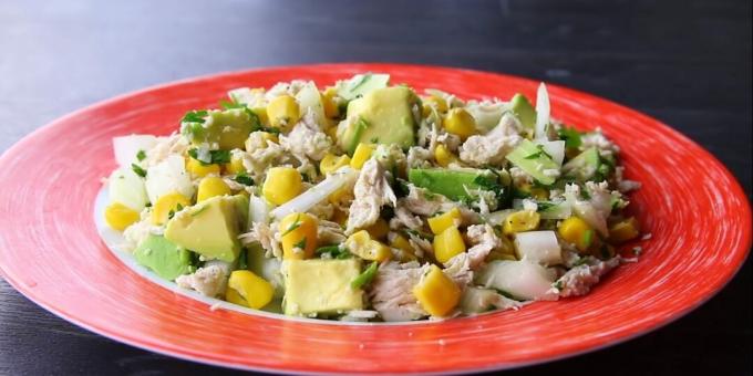 Repas diététiques: Salade de poulet à l'avocat et au maïs