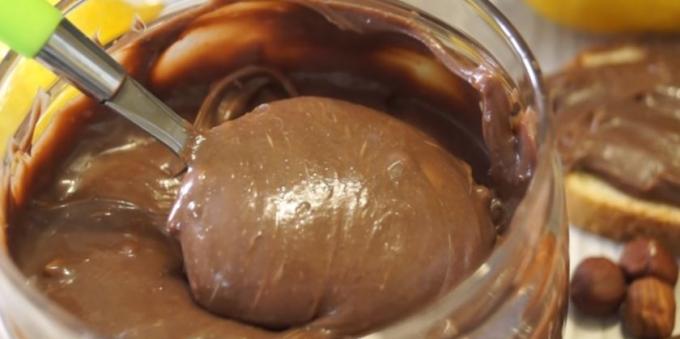 Nutella à la maison: une recette avec du lait condensé