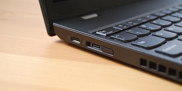 Si vous ne facturez pas un ordinateur portable avec Windows, MacOS ou Linux, vous inspectez le connecteur