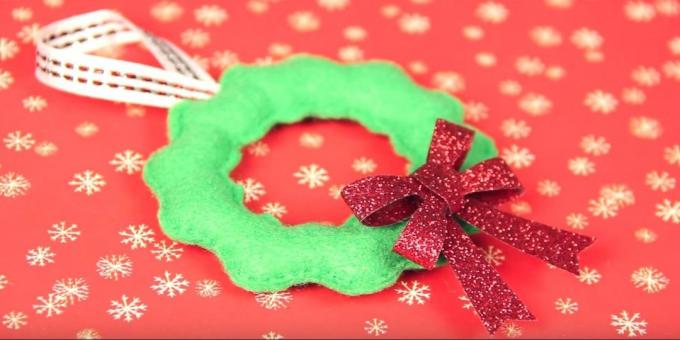 jouets de Noël avec leurs propres mains: Sew et décorez arc jouet