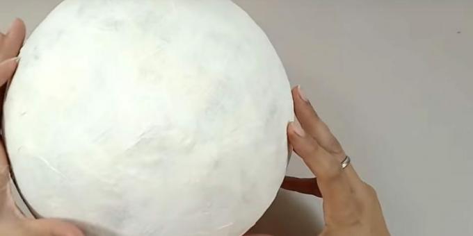 Lampe DIY: collez toute la boule
