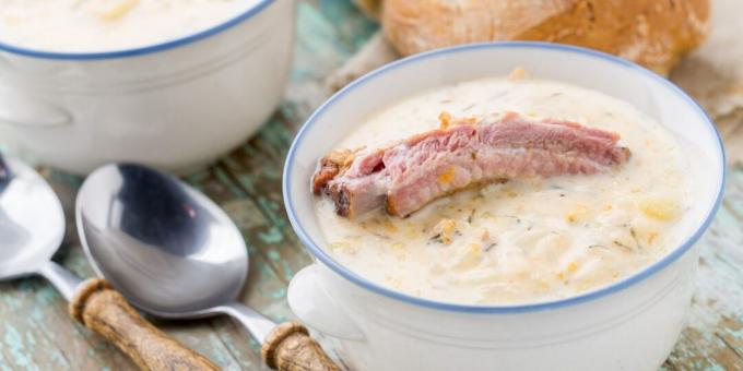 Soupe au fromage avec viandes fumées