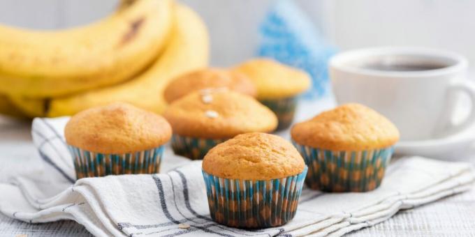 Cupcakes aux bananes à la crème sure: une recette simple