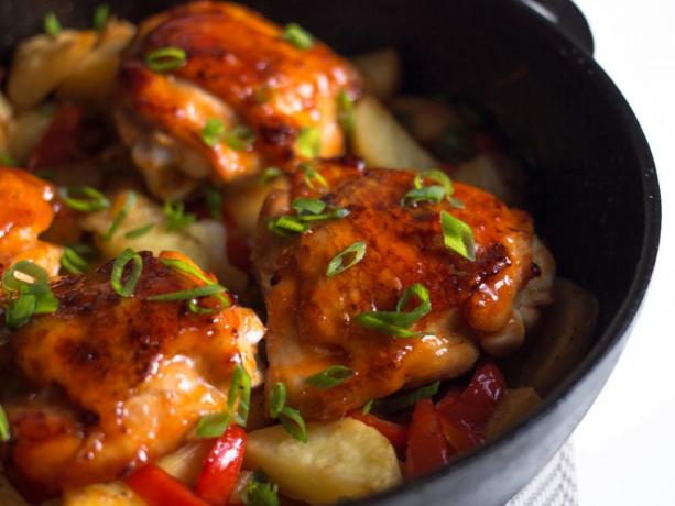 poulet avec des légumes: le plat fini